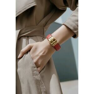 Vintage Gucci Red Ostrich Leather Cuff Bracelet Gold Buckle w/ Crest Box